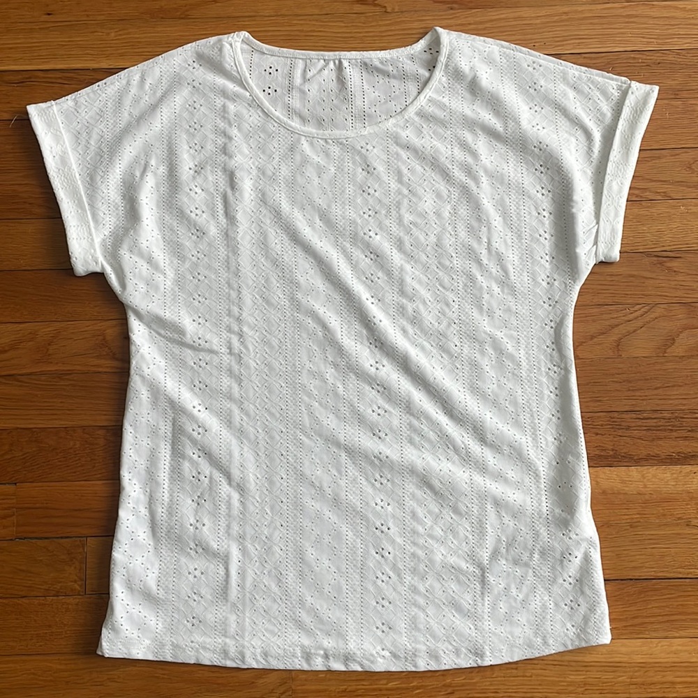 White Eyelet Crew Neck Short Sleeve T-Shirt, Medium